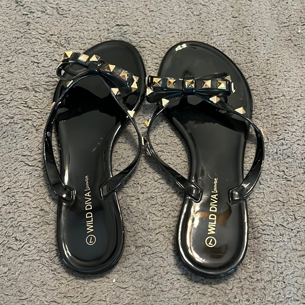 Bow flip flops